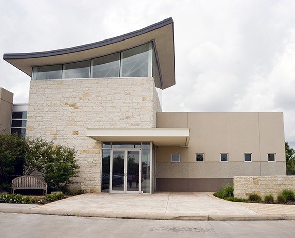 Outside view of Pewaukee Wisconsin dental office